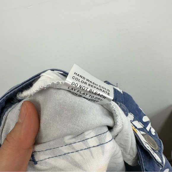 ⛔️SOLD⛔️Altar'd State High Rise Ultra Flare 70's Inspired Daisy Print Blue Jeans - Picture 9 of 11